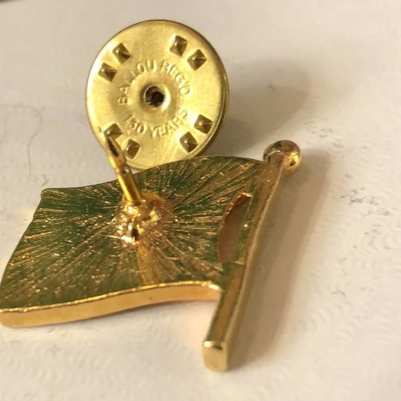 Vintage Three US Flag pins - Picture 7 of 9